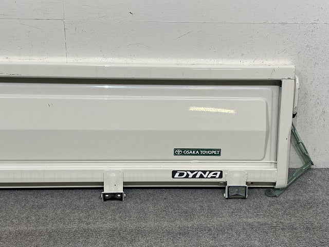 新車取り外し!ダイナ/トヨエース/デュトロ 平成23年7月~ 標準車 純正 リア アオリ/リアパネル/リアゲート ホワイト ソリッド(150605)