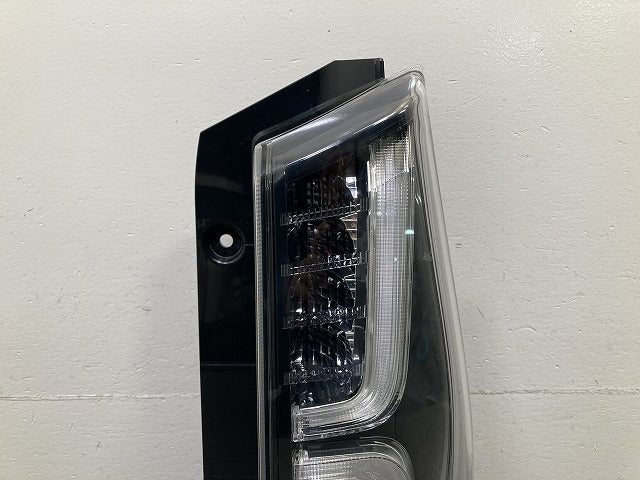 タント カスタム LA650S/LA660S 純正 右 テールランプ/ライト/レンズ LED 刻印C RH KOITO 220-69075 81551-B2440 ダイハツ(150617)
