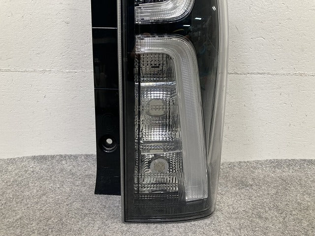 タント カスタム LA650S/LA660S 純正 右 テールランプ/ライト/レンズ LED 刻印C RH KOITO 220-69075 81551-B2440 ダイハツ(150617)