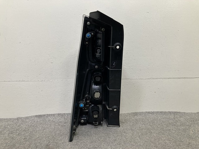 タント カスタム LA650S/LA660S 純正 右 テールランプ/ライト/レンズ LED 刻印C RH KOITO 220-69075 81551-B2440 ダイハツ(150617)