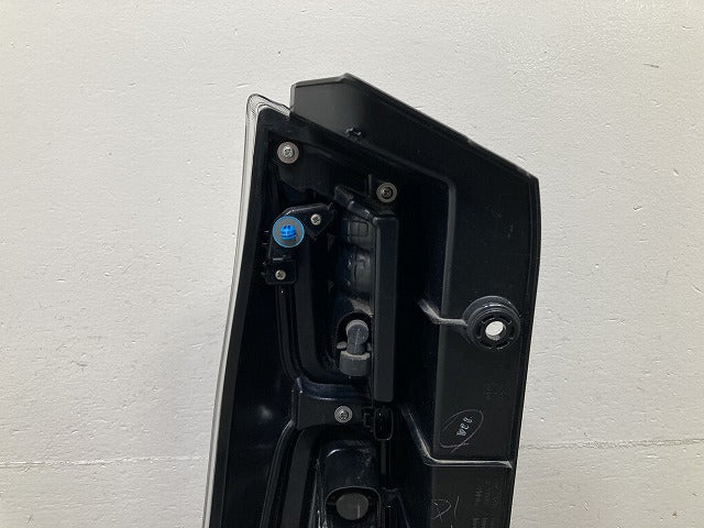 タント カスタム LA650S/LA660S 純正 右 テールランプ/ライト/レンズ LED 刻印C RH KOITO 220-69075 81551-B2440 ダイハツ(150617)