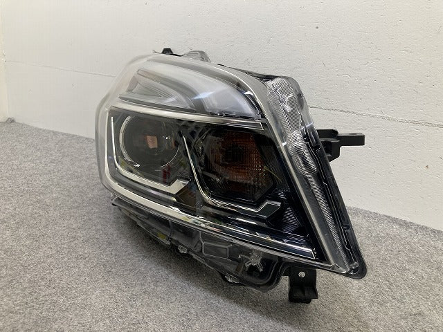 デイズ ルークス ハイウェイスター/B21A 純正 後期 右 ヘッドライト/ランプ LED レベライザー RH KOITO 100-6712J 26010-6A03B(150634)