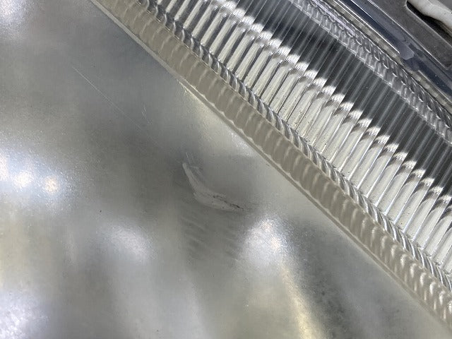 ムーヴ LA100S/LA110S 純正 前期 右 ヘッドライト/ランプ ハロゲン レベライザー 刻印ラ RH STANLEY P9501 ダイハツ(150639)