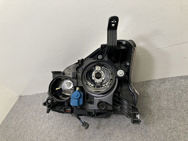 シルフィ/SYLPHY TB17/B17 純正 右 ヘッドライト/ランプ レベライザーキセノン HID AFS無 刻印D2 RH STANLEY W0613R 日産(150640)