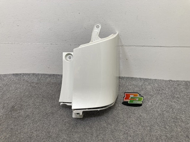 セレナ ハイウェイスター/C27/GFC27/GC27/GNC27 純正 後期 右 リア コーナーパネル/コーナーカバー 85230 5TT1H ホワイト QAB(150645)