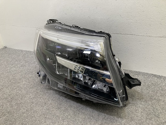 ルーミー/カスタム M900A/M910A 純正 後期 右 ヘッドライト/ランプ LED レベライザー 刻印A5 RH STANLEY W6242 81110-B1650 トヨタ(150708)