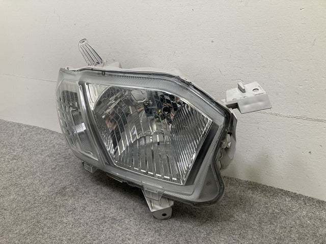 プロボックス NSP160V/NCP160V/NCP165V 純正 右 ヘッドライト/ランプ ハロゲン レベライザー RH 刻印A KOITO 52-279 81130-52J50(150711)