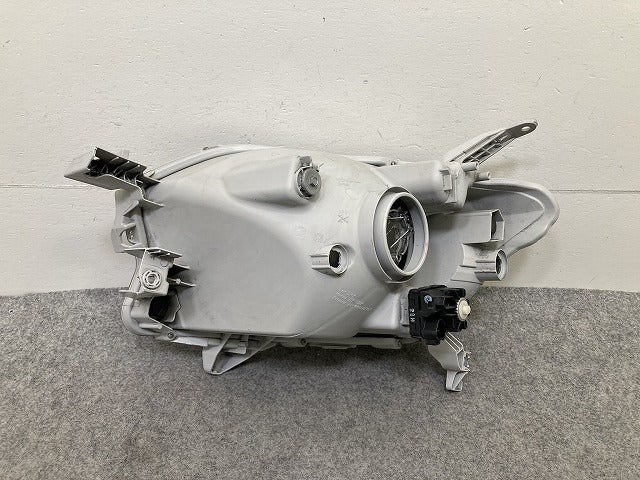 プロボックス NSP160V/NCP160V/NCP165V 純正 右 ヘッドライト/ランプ ハロゲン レベライザー RH 刻印A KOITO 52-279 81130-52J50(150711)