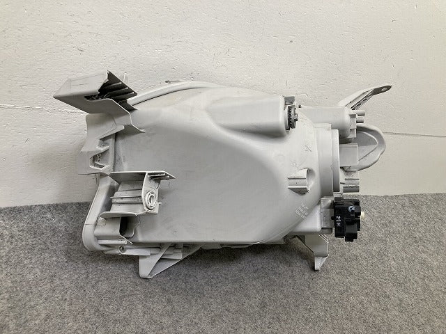プロボックス NSP160V/NCP160V/NCP165V 純正 右 ヘッドライト/ランプ ハロゲン レベライザー RH 刻印A KOITO 52-279 81130-52J50(150711)