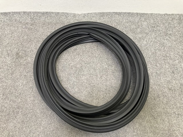ノア NOAH 90系/MZRA90W/MZRA95W/ZWR90W/ZWR95W 純正 リア ウェザーストリップ バックドア 67881-28191 トヨタ(150712)