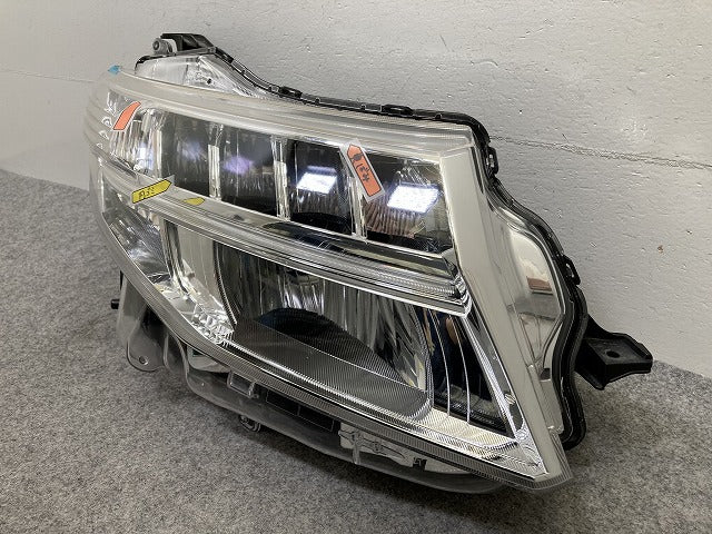 ジャンク!ルーミー M900A/M910A 純正 前期 右 ヘッドライト/ランプ レベライザーLED 刻印DF RH STANLEY W3918 トヨタ(150732)