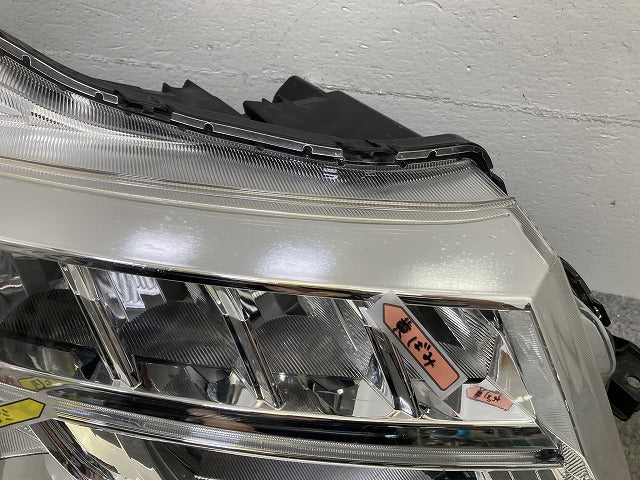 ジャンク!ルーミー M900A/M910A 純正 前期 右 ヘッドライト/ランプ レベライザーLED 刻印DF RH STANLEY W3918 トヨタ(150732)