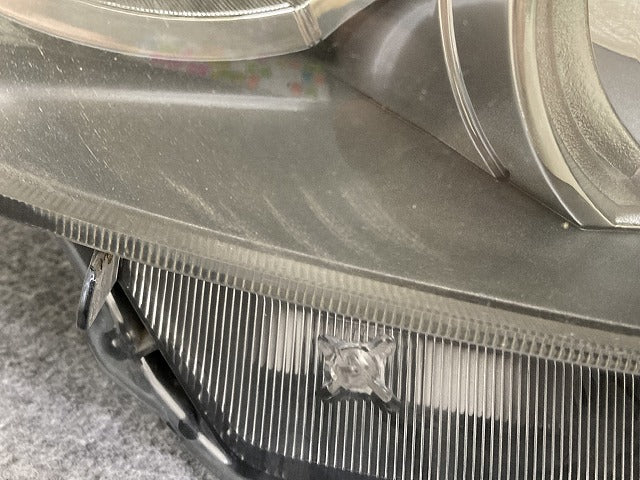 ヴォクシー VOXY 70系/ZRR70G/ZRR75G/ZRR70W/ZRR75W 純正 前期 右 ヘッドライト/ランプ キセノン HID 刻印V8 レベ KOITO 28-203(150734)