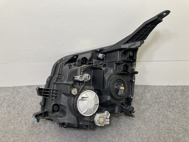 ヴォクシー VOXY 70系/ZRR70G/ZRR75G/ZRR70W/ZRR75W 純正 前期 右 ヘッドライト/ランプ キセノン HID 刻印V8 レベ KOITO 28-203(150734)