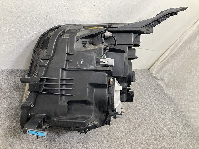 ヴォクシー VOXY 70系/ZRR70G/ZRR75G/ZRR70W/ZRR75W 純正 前期 右 ヘッドライト/ランプ キセノン HID 刻印V8 レベ KOITO 28-203(150734)