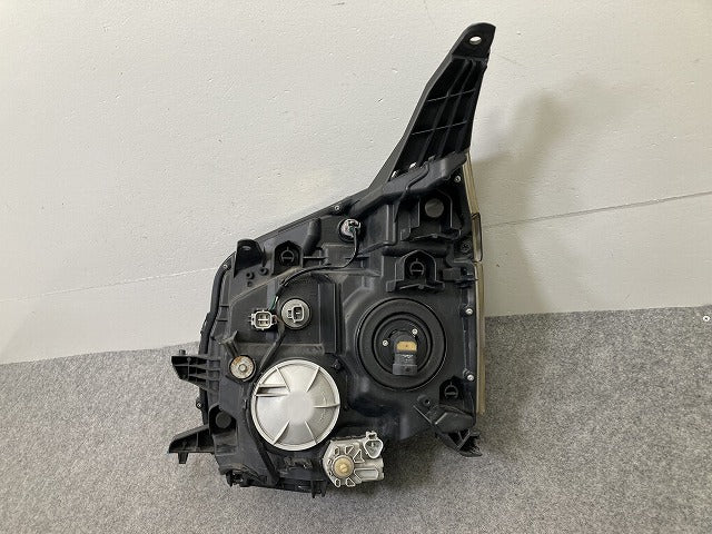 ヴォクシー VOXY 70系/ZRR70G/ZRR75G/ZRR70W/ZRR75W 純正 前期 右 ヘッドライト/ランプ キセノン HID 刻印V8 レベ KOITO 28-203(150734)