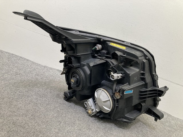 ヴォクシー VOXY 70系/ZRR70G/ZRR75G/ZRR70W/ZRR75W 純正 前期 左 ヘッドライト/ランプ キセノン HID レベ 刻印V8 KOITO 28-203(150735)