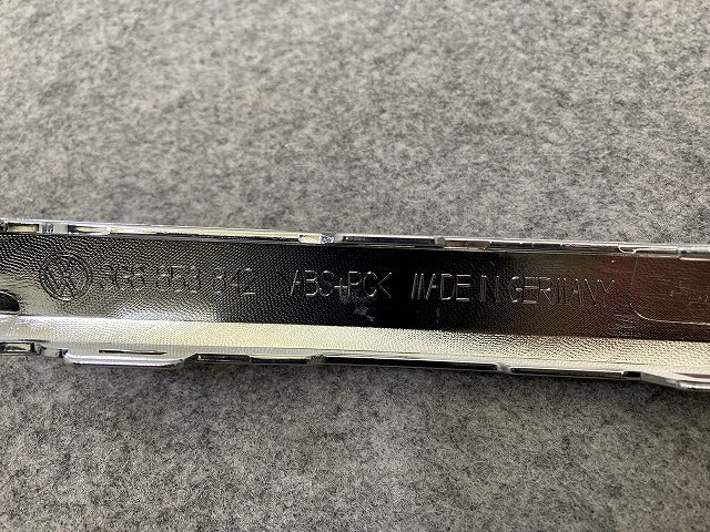 新品!アルティオン 3H系/2017- 純正 右 リア バンパーメッキモール/ガーニッシュ 3G8 853 842 3G8853842 フォルクスワーゲン(150739)