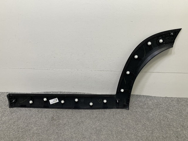フロンクス WDB3S 純正 右 リア ドア モール/フェンダーガーニッシュ RH 77531-74T0R 素地 スズキ(150749)