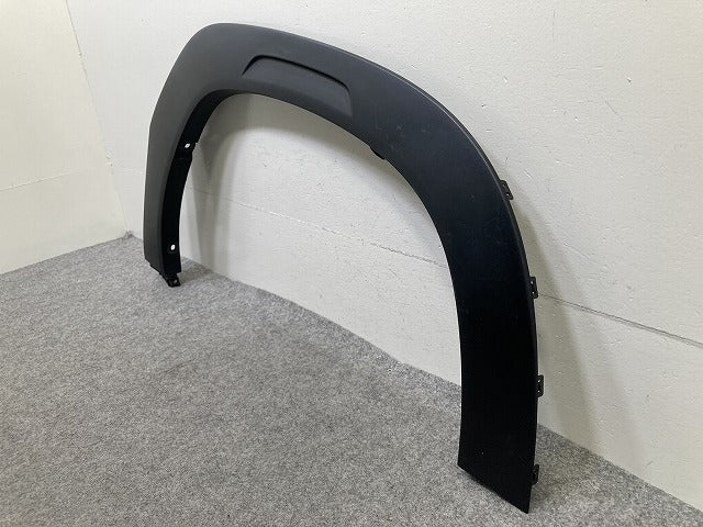 フロンクス WDB3S 純正 右 フロント フェンダーアーチモール/オーバーフェンダー RH 77211-74T0 素地 スズキ(150752)