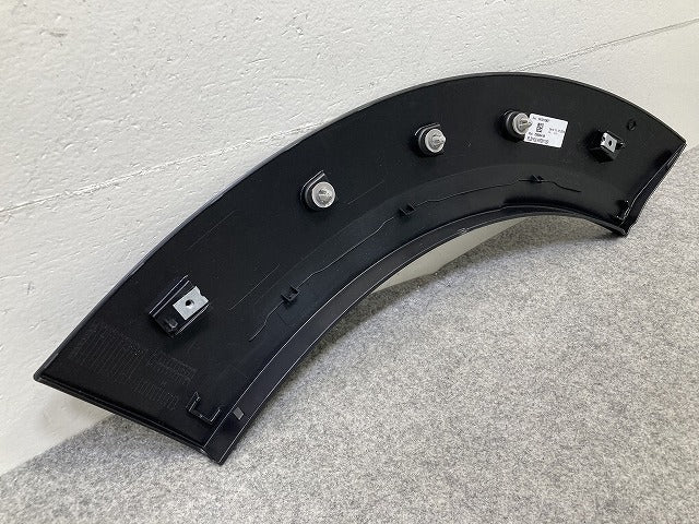新品!ミニ クロスオーバー(F60) 純正 右 リア フェンダーアーチモール/オーバーフェンダー 5177 7 389 364 51777389364 MINI(150758)