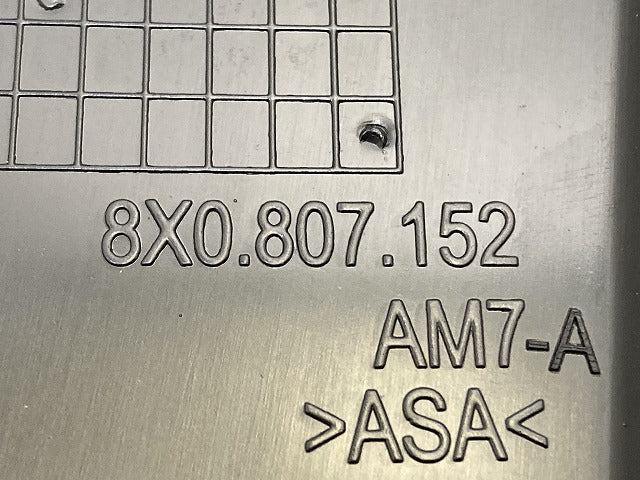 新品!A1 8X系 純正 右 フロント バンパーカバー ロアカバー 8X0.807.152 8X0807152A 素地 アウディ(150760)