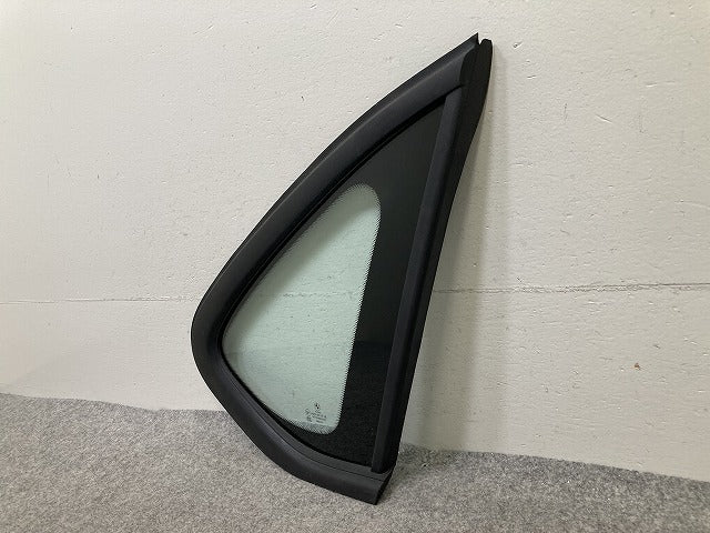 新品!2シリーズ F45/F46 純正 右 リア ドア クォーターガラス RH 43R-001734 BMW(150783)