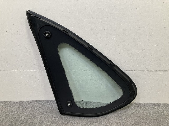 新品!2シリーズ F45/F46 純正 右 リア ドア クォーターガラス RH 43R-001734 BMW(150783)