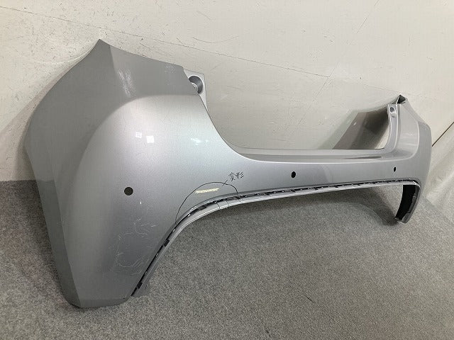 ヤリス KSP210/MXPA10/MXPA15/MXPH10/MXPH15 MXPH14/MXPH17 純正 リア バンパー 52159-K0010/20/50 シルバー メタリック トヨタ(150797)