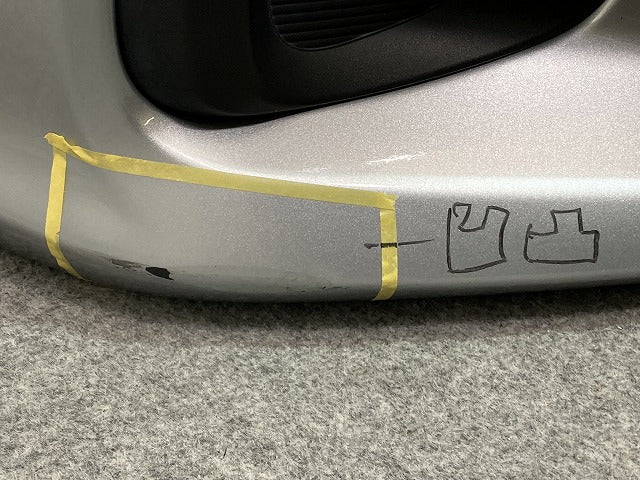 ヤリス KSP210/MXPA10/MXPA15/MXPH10/MXPH15 純正 フロント バンパー ソナー付 52119-52E70/E80/E90 シルバーメタリック 1L0(150799)