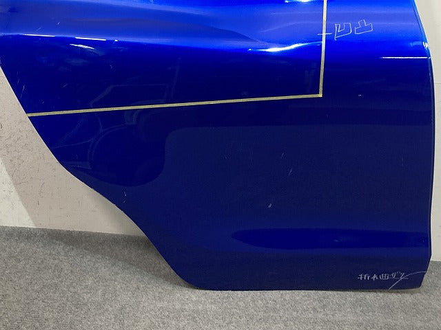 スイフト ZC13S/ZC83S/ZD83S ハイブリッド/ZC53S/ZD53S/ZC43S 純正 右 リア ドア バイザー付 RH スピーディーブルー ZWG スズキ(150824)
