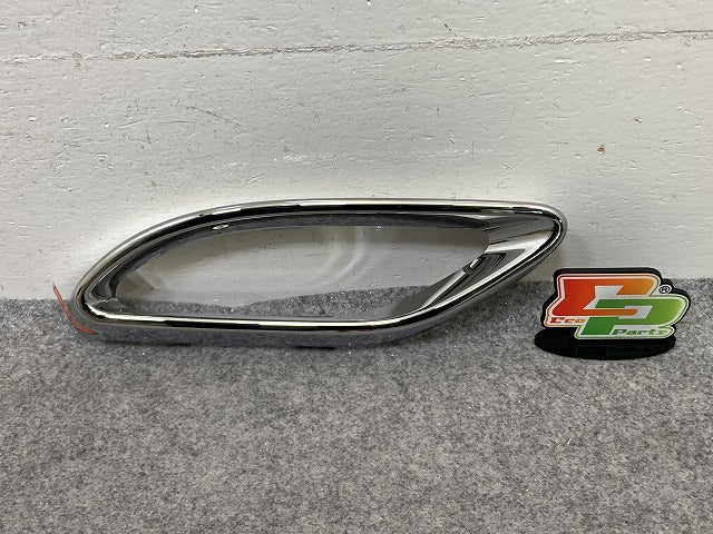 新品!Cクラス W205 純正 リア バンパーメッキモール/フィニッシャー A 205 885 22 21 2058852221 メッキ メルセデスベンツ(150831)