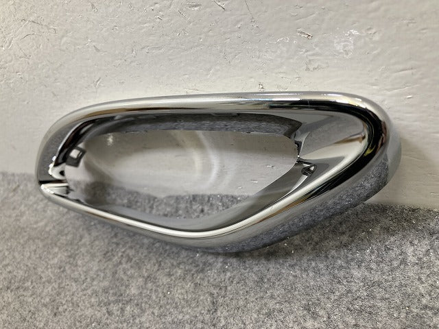 新品!Cクラス W205 純正 リア バンパーメッキモール/フィニッシャー A 205 885 22 21 2058852221 メッキ メルセデスベンツ(150831)
