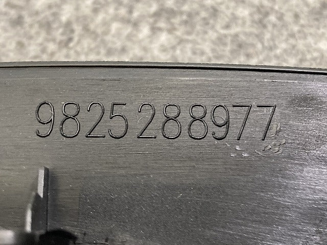 新品!3008 P84系 純正 左 フロント フェンダーアーチモール/オーバーフェンダー LH 9825288977 98252889XT 素地 プジョー(150857)