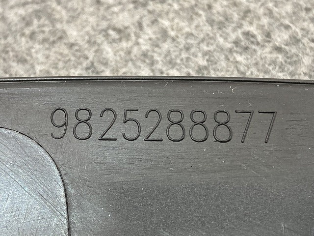 新品!3008 P84系 純正 右 フロント フェンダーアーチモール/オーバーフェンダー RH 9825288877 98252888XT 素地 プジョー(150858)