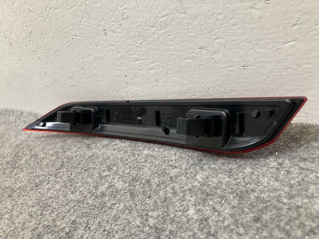 新品!ポロ/POLO 6R系 純正 右 リア バンパーリフレクター 反射板 RH 6C0945106B 6C0-945-106-B フォルクスワーゲン(150859)