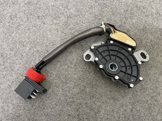 新品!V70/XC70/C70/S80 純正 AT インヒビタースイッチ PNPスイッチ シフトポジション 84540-55A010 V 9495007 ボルボ(150866)