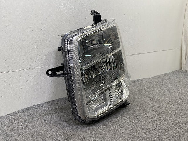 エブリィワゴン DA17W 純正 前期 左 ヘッドライト/ランプ バラストキセノン HID LH AL Automotive Lighting LE14C6329 スズキ(150867)