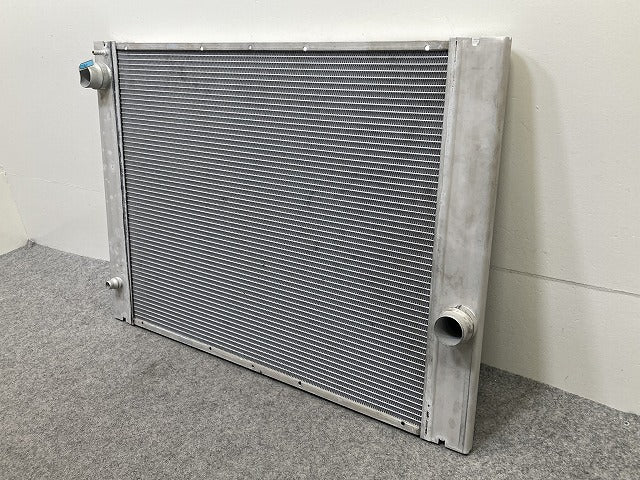 新品!5シリーズ E60/E61 社外 ラジエター 冷却装置 ラジエーター NISSENS 6076101 BMW(150880)