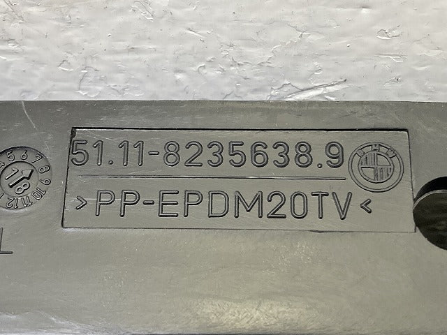 新品!5シリーズ E39 純正 フロント バンパー グリル ロア サイドグリル 51.11-8235638.9 51118235638 素地 BMW(150913)