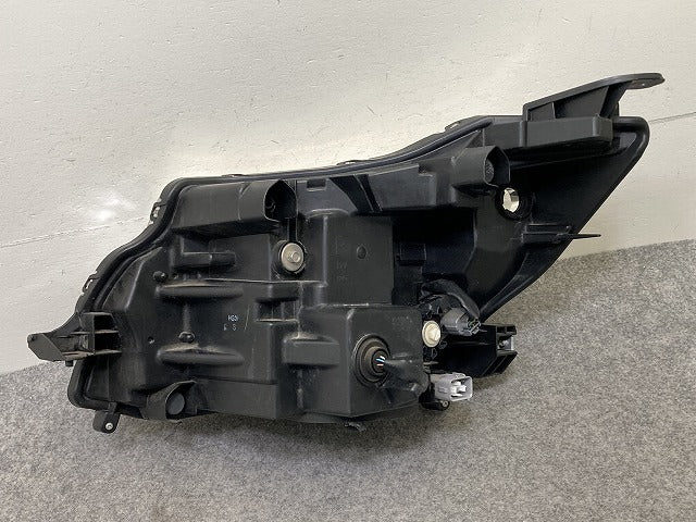 ルーミー M900A/M910A 純正 前期 右 ヘッドライト/ランプ レベライザーLED RH STANLEY W3918 81130-B1220 トヨタ(150929)