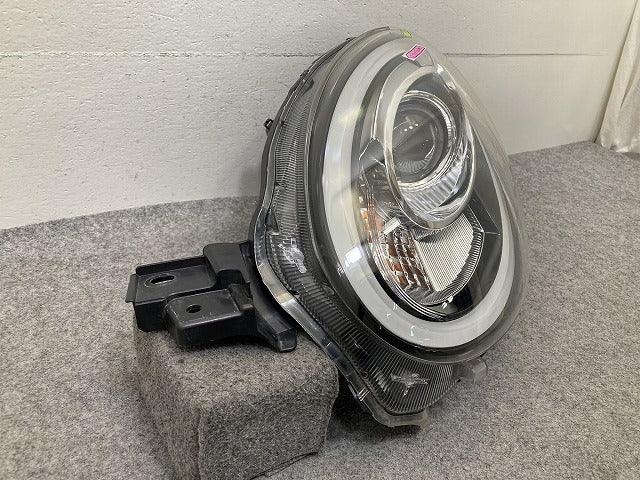 パッソ モーダ M700A/M710A 純正 左 ヘッドライト/ランプ レベライザーLED LH KOITO 100-69028 トヨタ(150930)
