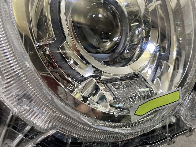 ジムニー/ジムニーシエラ JB64W/JB74W 純正 右 ヘッドライト/ランプ レベライザーLED 刻印3R RH KOITO 100-5938G スズキ(150939)