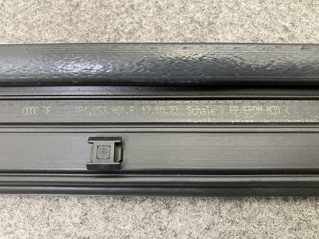 新品!A3 8P系 純正 フロント ドア モール/ロアモール RH 8P4.853.960.E 8P4853960EGRU ブラック ソリッド アウディ(150955)