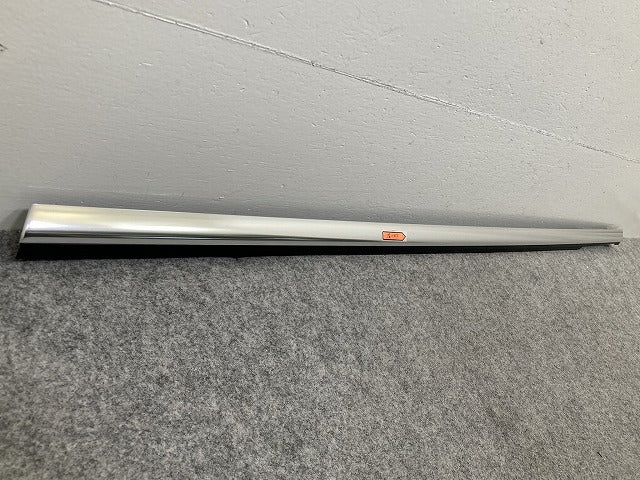 新品!CLAクラス C118 純正 左 フロント ドア ベルトモールアウター LH A118 720 0302 1187200302 メッキ メルセデスベンツ(150958)
