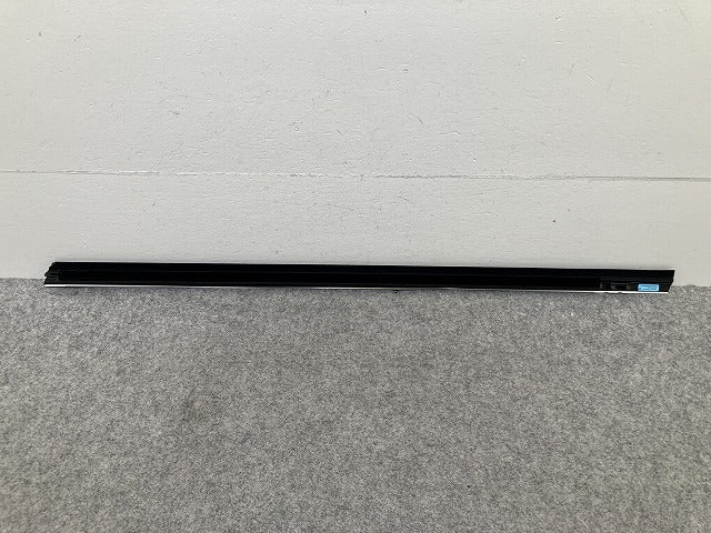新品!CLAクラス C117 純正 右 フロント ドア ベルトモールアウター RH A 117 725 02 82 1177250282 メッキ メルセデスベンツ(150960)