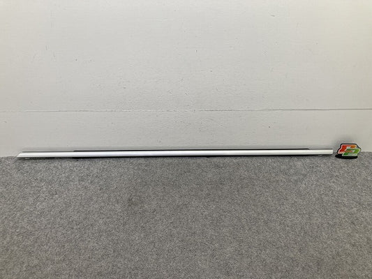 新品!XC60 UB系 純正 左 フロント ドア ベルトモールアウター LH 32205527 シルバー ボルボ(150961)