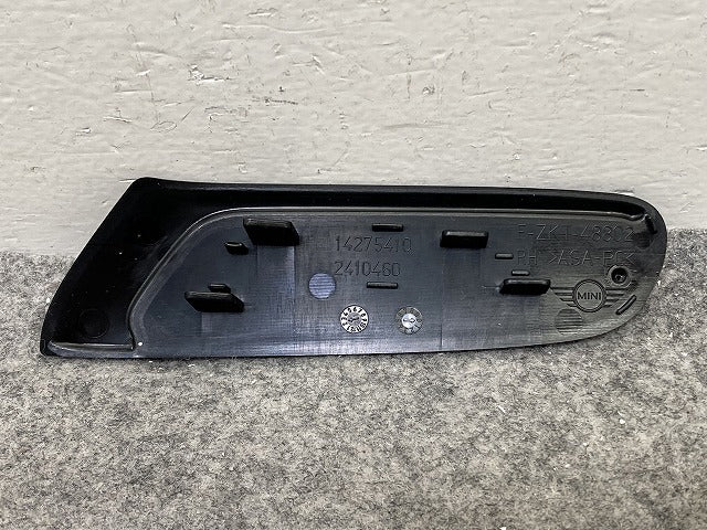 新品!F55/F56/F57 クーパー 純正 右 サイドスカットル トリム フェンダーバッジ 14275410/2410460 ブラック ソリッド MINI(150978)
