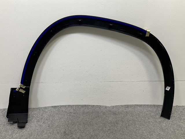 新品!GLAクラス H247/AMG 純正 左 フロント フェンダーアーチモール/オーバーフェンダー A247 880 67 04 2478806704 メルセデス(150982)