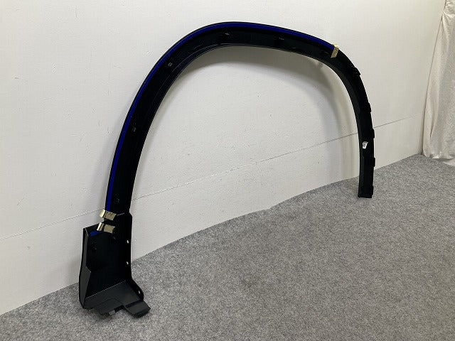 新品!GLAクラス H247/AMG 純正 左 フロント フェンダーアーチモール/オーバーフェンダー A247 880 67 04 2478806704 メルセデス(150982)